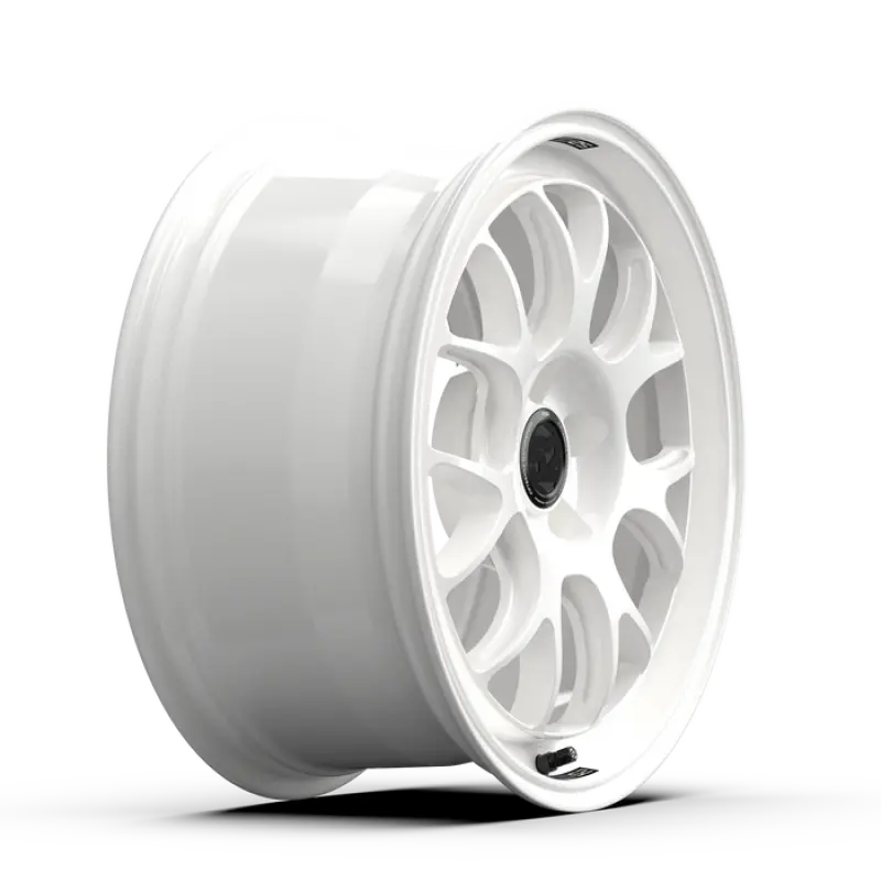 Fifteen52 Apex Rsr 18X9.5 5X114.3 38Mm Et 73.1Mm Center Bore Rally White 1