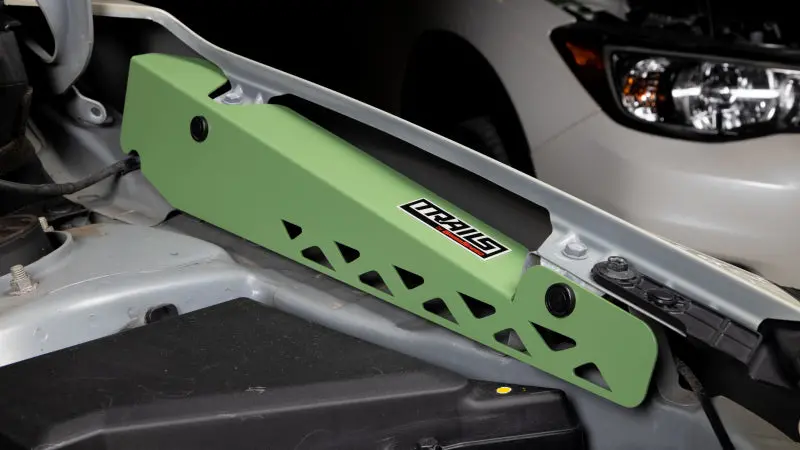 Grimmspeed 13-17 Subaru Crosstrek Trails Fender Shrouds - Green 1
