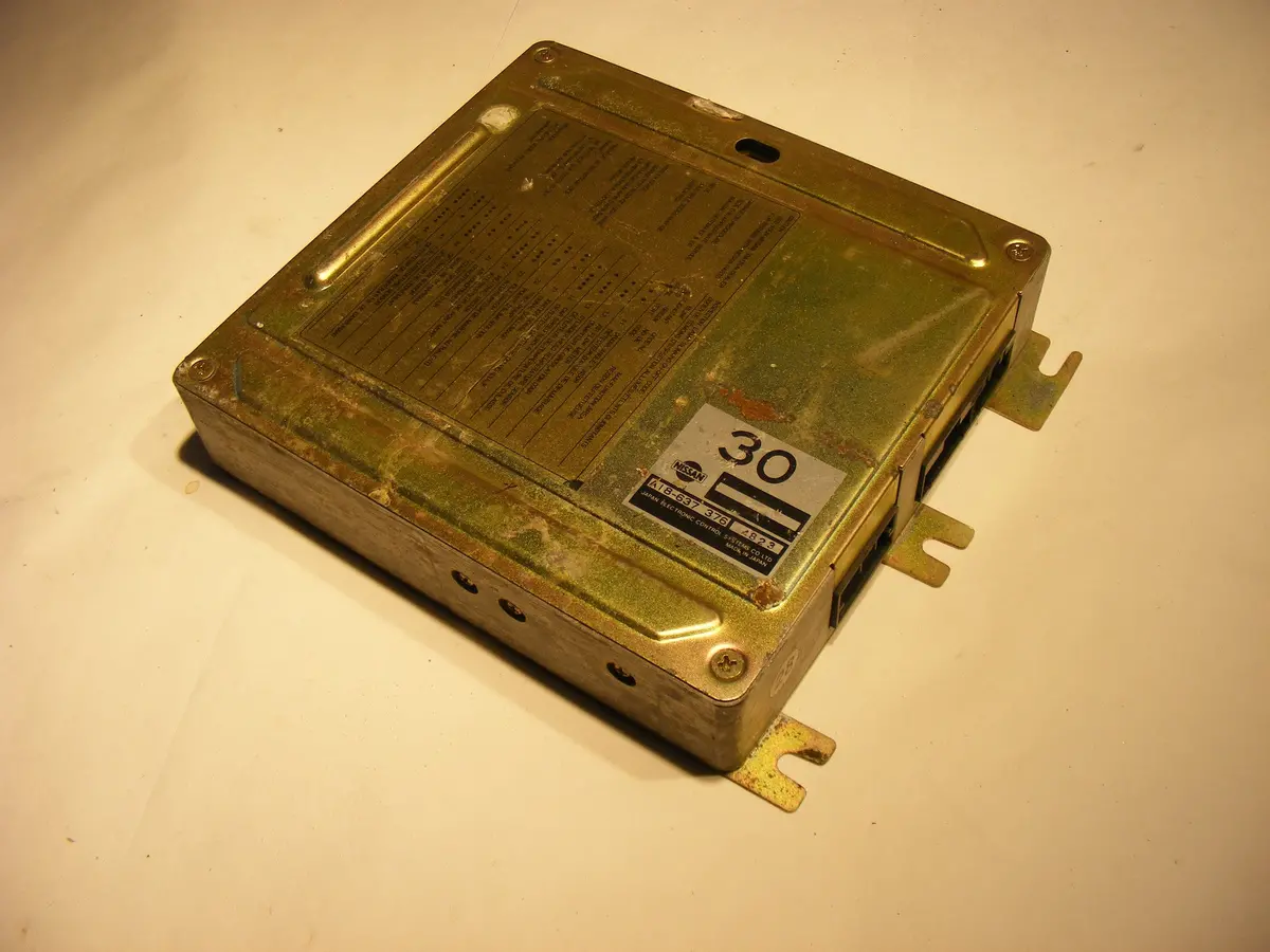 84-85 Nissan 300Zx Turbo Engine Computer Ecu Ecm 30 A18 637 376 Manual Trans Cal Emission Z31-Vg30et 23710-02P07 1