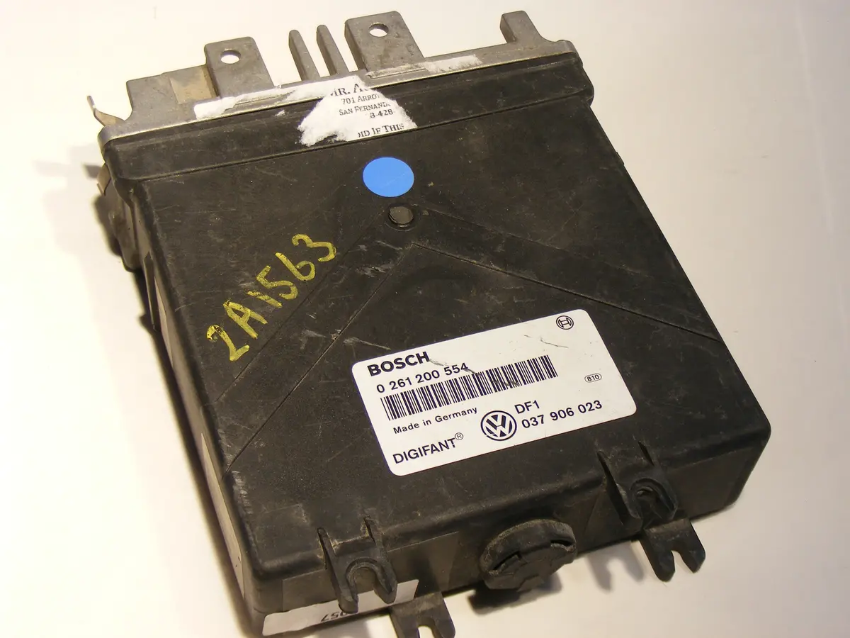 91-92 Vw Jetta Calif Emission  Ecu Ecm Computer 037906023 0261200554 1