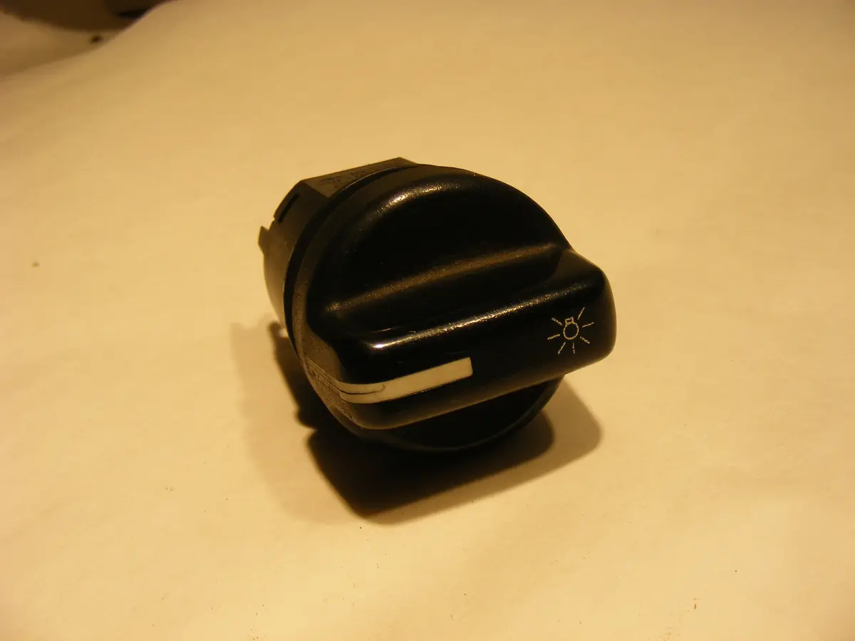 Volvo Vnl Headlight Switch 3-Position Rotary Switch 1624110 W/ Knob 04 0004 00 1