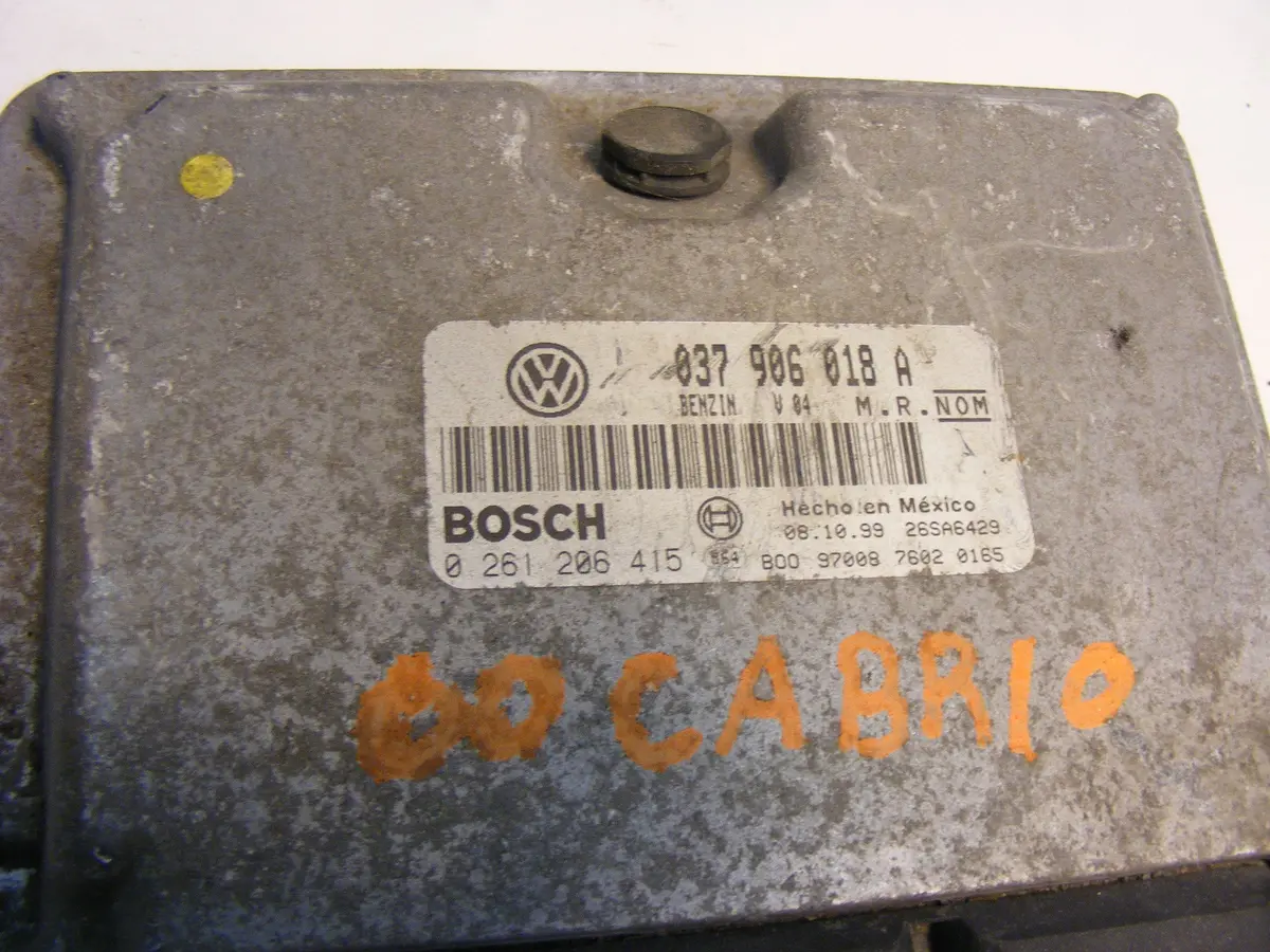 00 Vw Golf Cabrio Ecu Ecm Engine Control Computer 037906018A / 0261206415 1