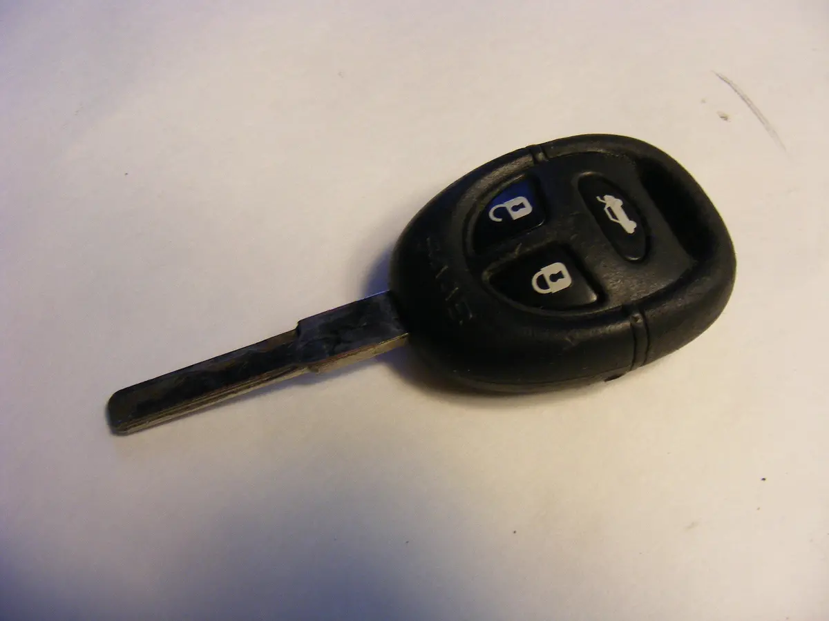 Saab 9-3 9-5 Ignition Key Alarm Transmitter Remote Control 5265335 1