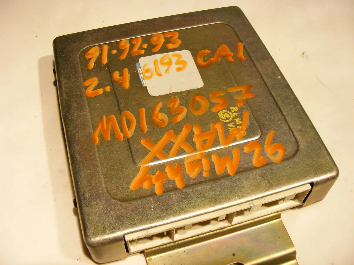 91-92 Mitsubishi Mighty Max / Dodge D-50 Pickup Truck 2.4 Engine Ecu Ecm Computer Md163057 1