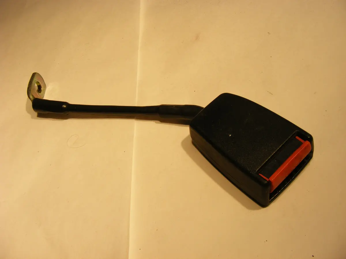 Saab 900 Classic, Passenger Side Rear Seat Belt Seatbelt Buckle Receiver 9540360 900 90 91 92 93 94 Belt 1