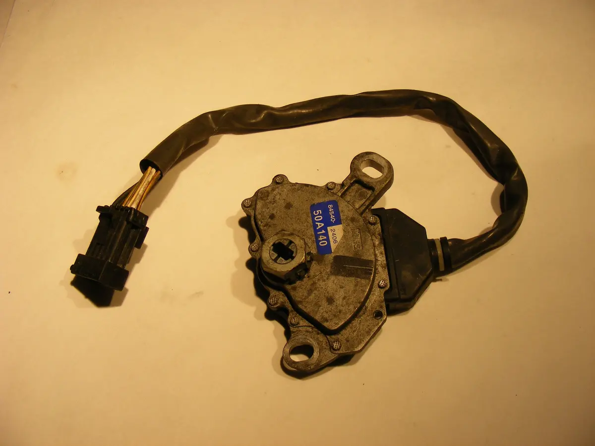 Saab 9-5 99 00 01 Neutral Safety Switch, Transmission Range Position Switch 5256060 / P0705 Check Gearbox Light Fix 1