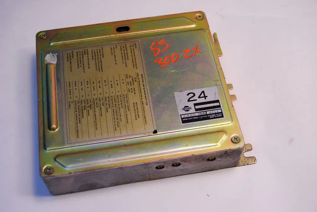 85 Nissan 300Zx Engine Computer Ecu 24 A18-631 664 Non Turbo Mt Federal Emission Z31-Vg30e 23710-01P61 1