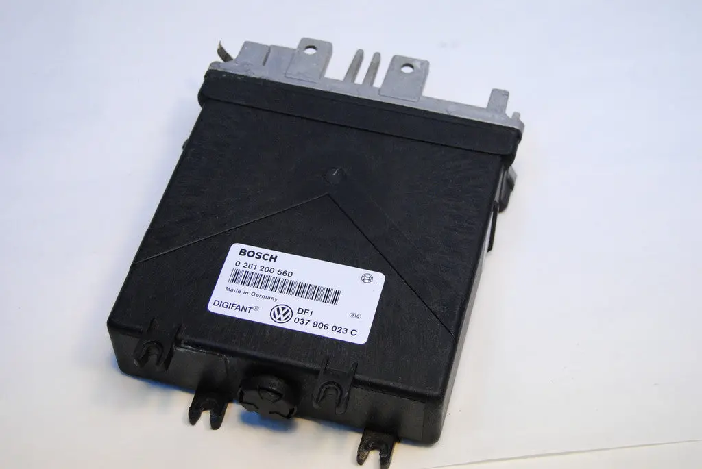 91 92 93 Vw Fox Bosch Ecu Ecm Engine Computer 0261200560 / 037906023C 1