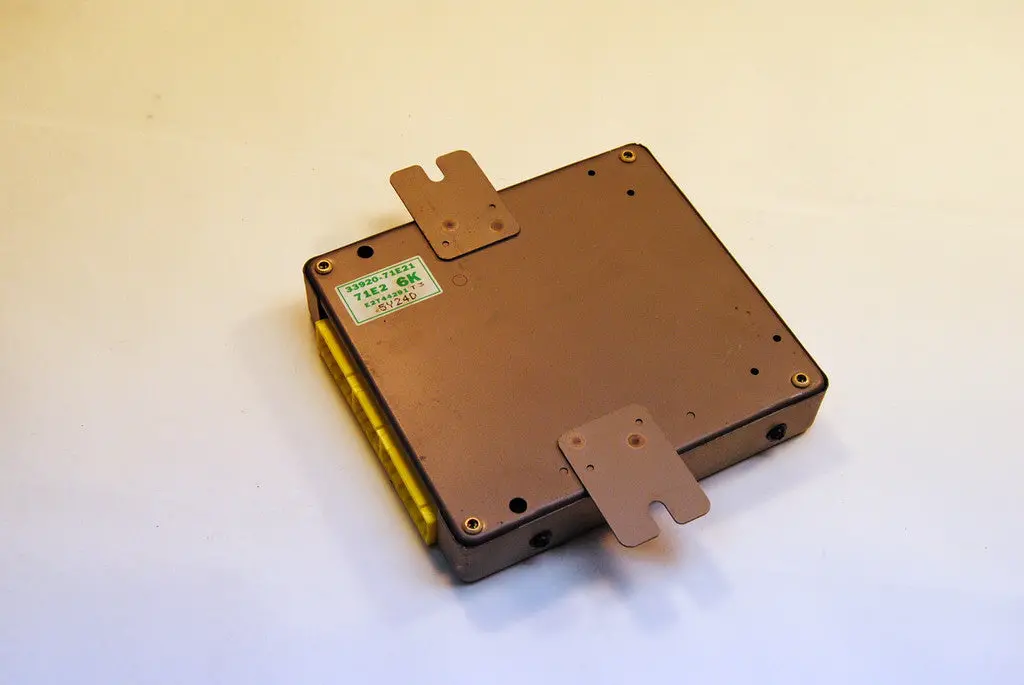Suzuki Sidekick Chevy Geo Tracker 96 Engine Control Ecm Ecu Computer 33920-71E21 1