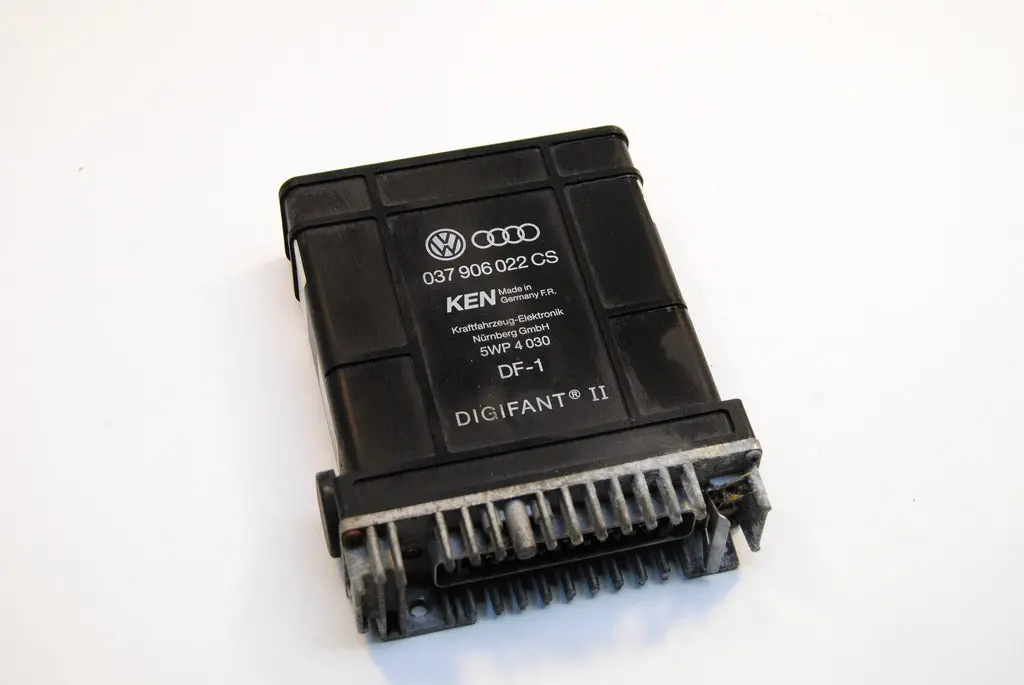 Vw Volkswagen Jetta Golf Ecu Ecm Engine Computer 037906022Cs 88 89 90 91 92 Triumph-Adler / Ken 1