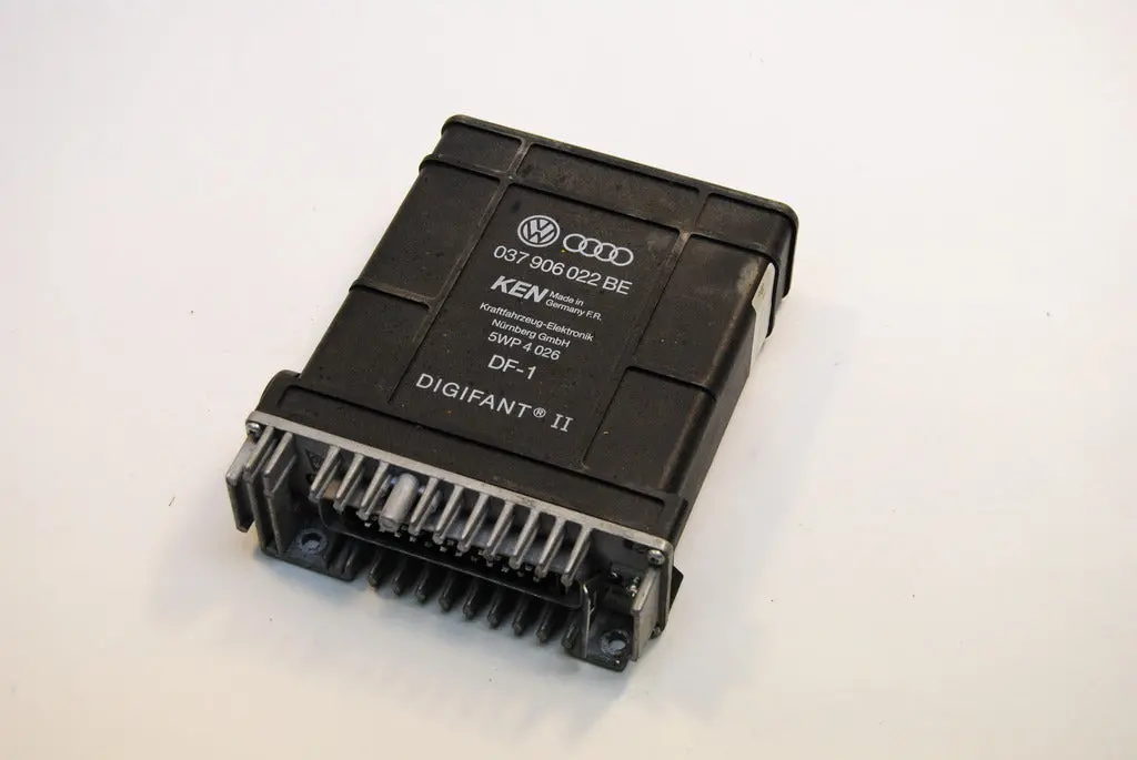 Vw Fox Ecu Ecm Engine Computer 037906022Be  - 022Be   91 92 93 Triumph Adler / Ken 1