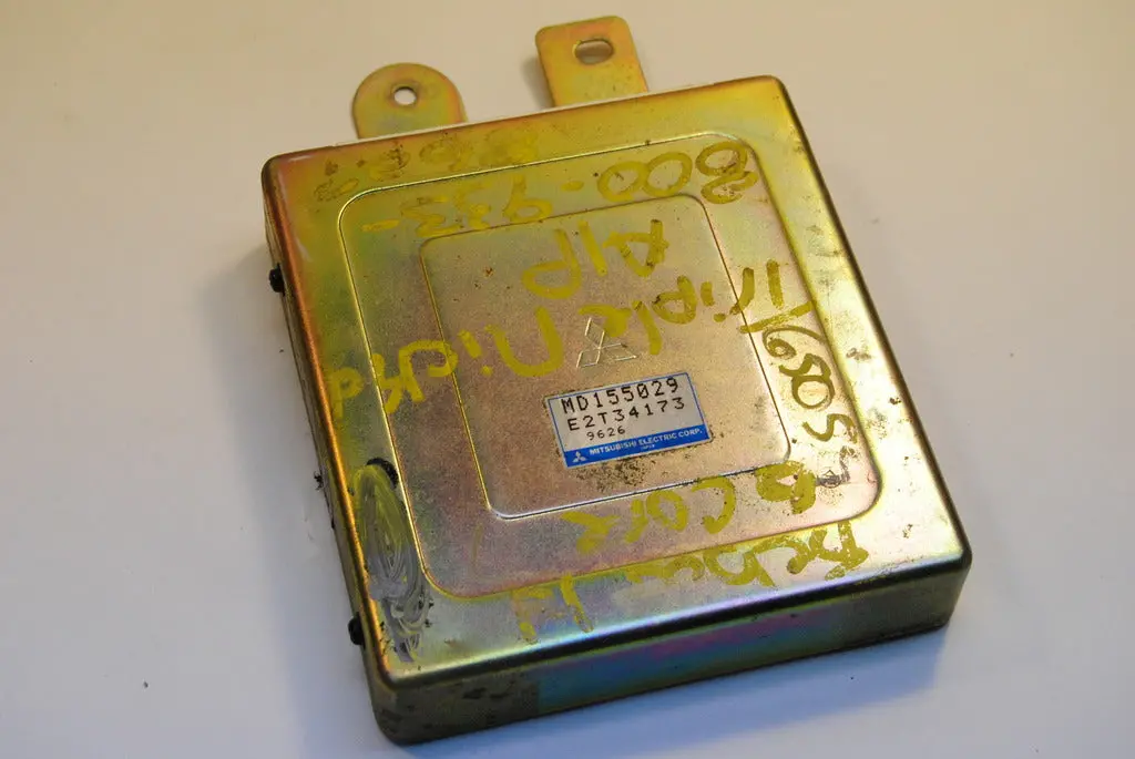 Mitsubishi Mighty Max / Dodge D-50 Pickup Truck 90 1990 Engine Ecu Ecm Computer Md155029 E2t34173 1