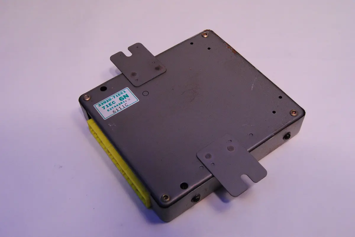 96 Geo Tracker Suzuki Sidekick Ecm Ecu Engine Computer 33920 71Ec1 1