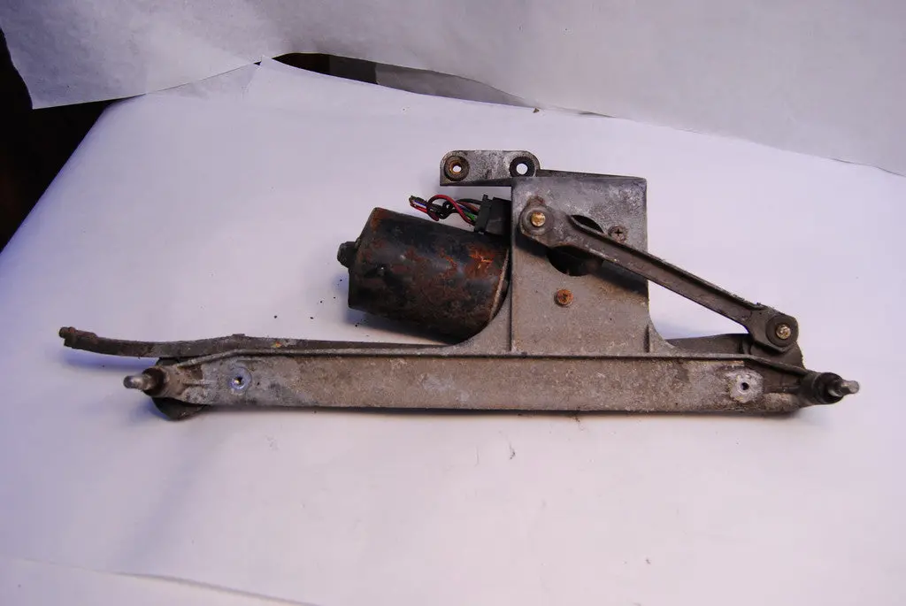 Saab 900 Wiper Motor & Drive Unit Transmission 8544462 8544470 8544538 79 80 81 82 83 84 85 86 87 88 89 90 91 92 93 1