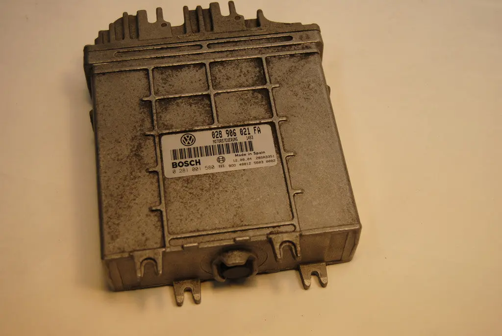 Vw Passat Turbo Diesel 96-97 Tdi B4 Engine Ecm Ecu Bosch Computer 028906021Fa 1