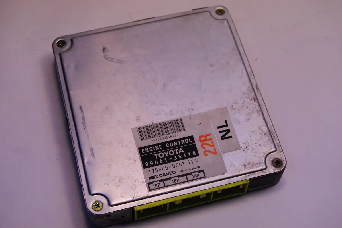 Toyota 4 Runner / Pick Up Truck 88 1988 22R-E Engine Computer Ecm Pcm Ecu 89661-35110 1
