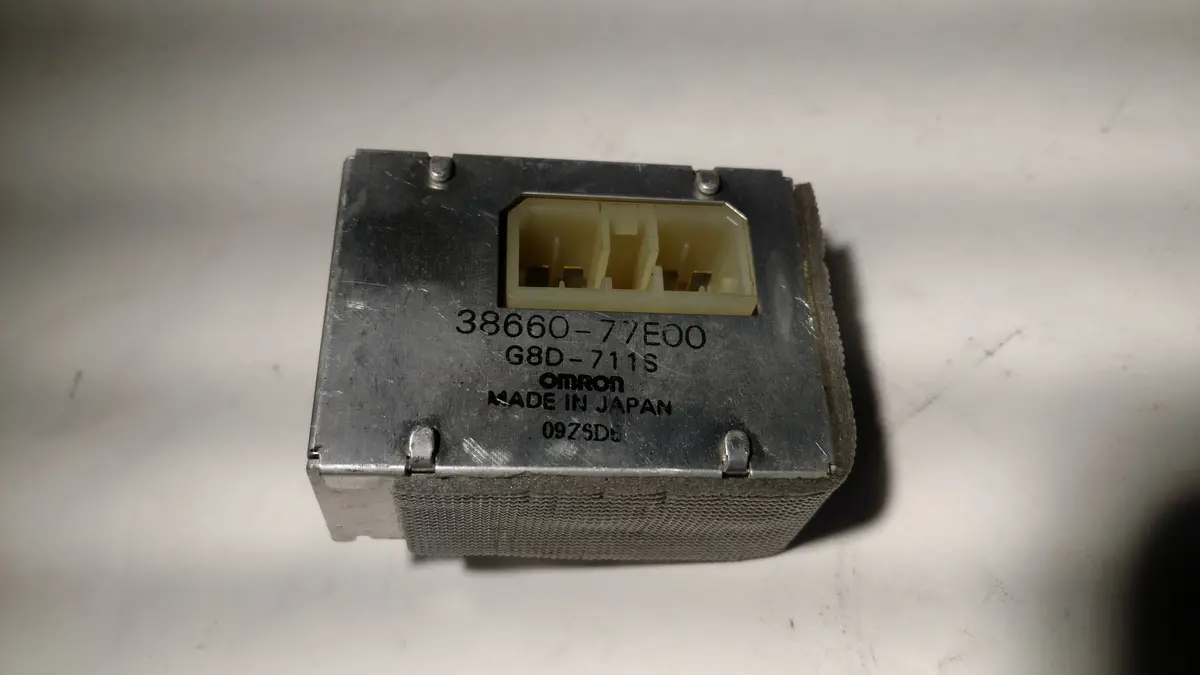 92-98 Suzuki Sidekick Geo Tracker Drl Headlight Relay 3866077E00 Omron G8d-711S 1