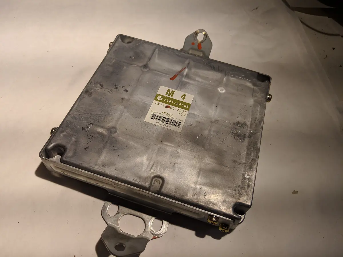 00-01 Subaru Legacy Outback Ecu Ecm Engine Computer 22611Af60e M4 2