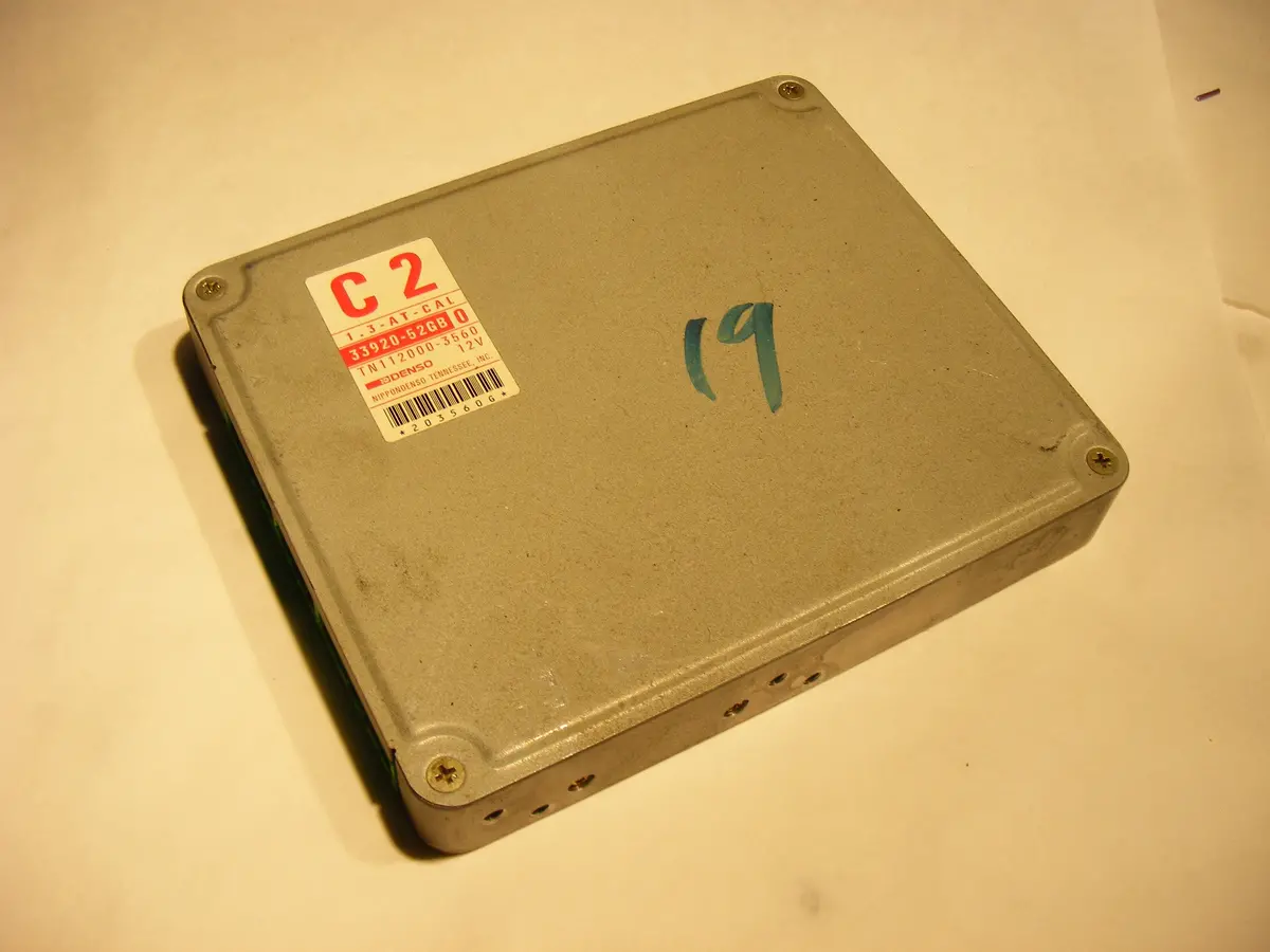 1996 Chevy / Geo Metro Suzuki Swift C2 Ecu Ecm Engine Computer 33920 52Gb0 / 1.3 At Cal 1