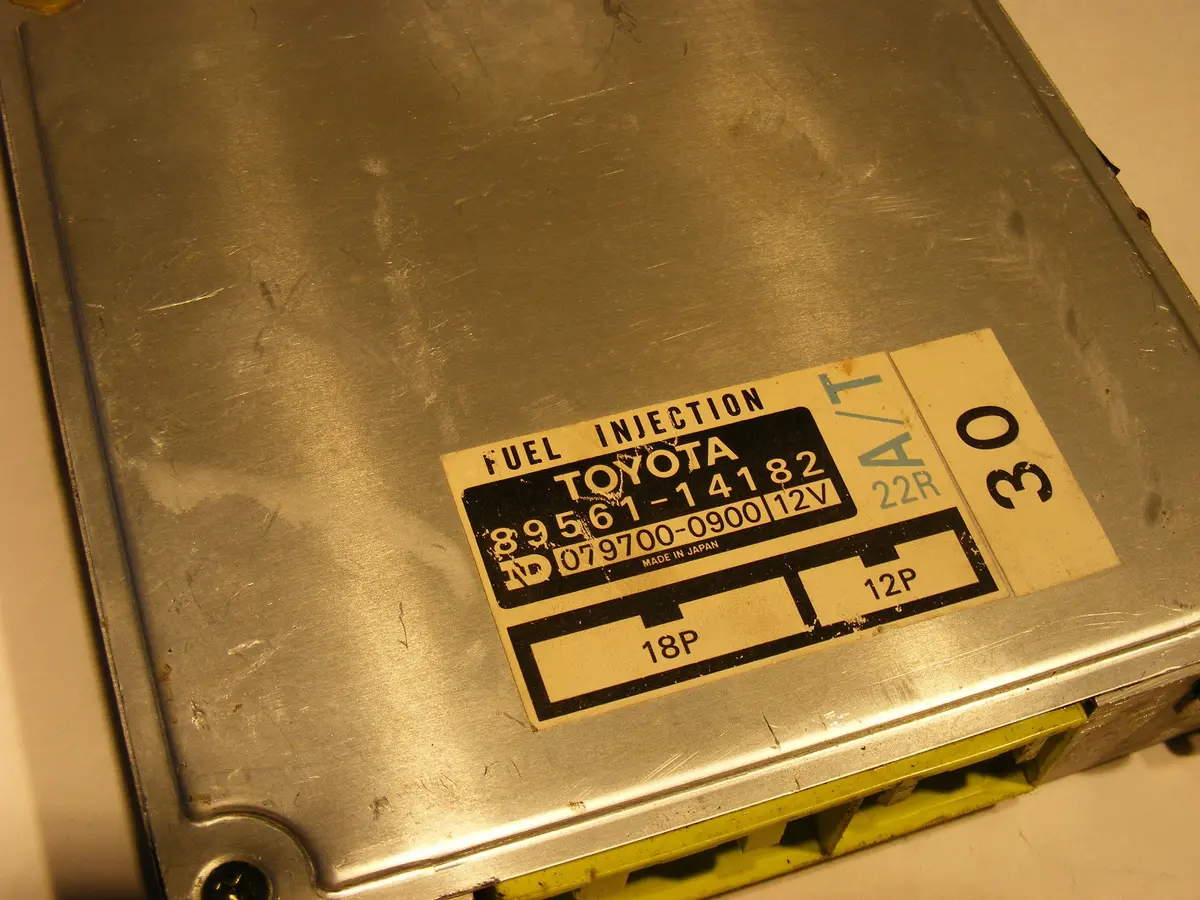 Toyota Celica 2.4 Liter 22R 22Re Computer Engine Ecu Ecm 89561 14182 84 1984 At 1