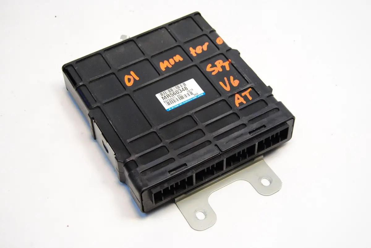 01 Mitsubishi Montero Sport 3.0 At Ecu Ecm Engine Computer Mr560348 E6t32577 1