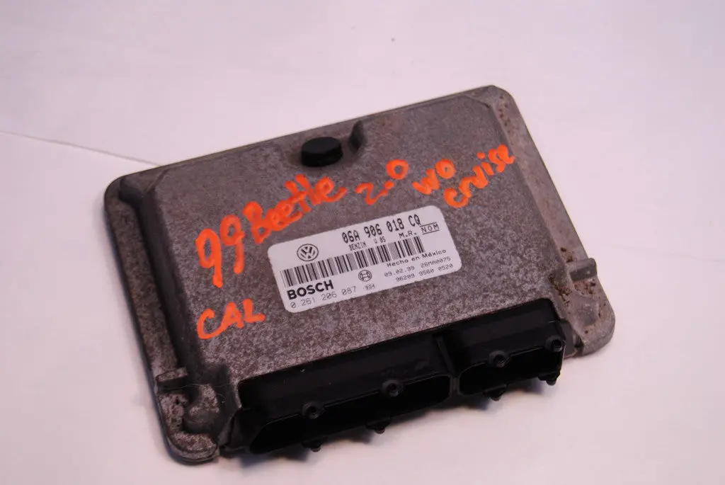 Vw Beetle 99 2.0 Cal Ecu Ecm Bosch Engine Computer 06A906018cq /  0261206087 1